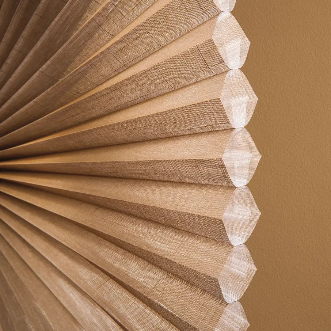 2013_DU_Batiste-Semi-Sheer_Fabric-Detail_Rich-Mocha.webp